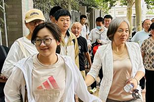 Đổng Nham Phong tạm biệt người Đại Liên: Nhìn lại thời gian trên mảnh đất nóng này, mong con đường chúng ta đều huy hoàng rực rỡ